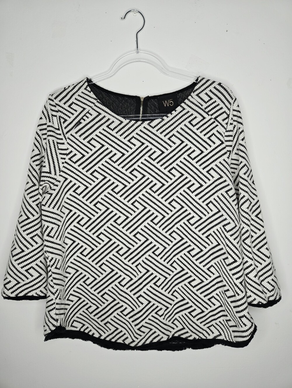 W5 Geometric Knit Top Women XL Black White Fringe Trim Anthropologie 3/4 Sleeve